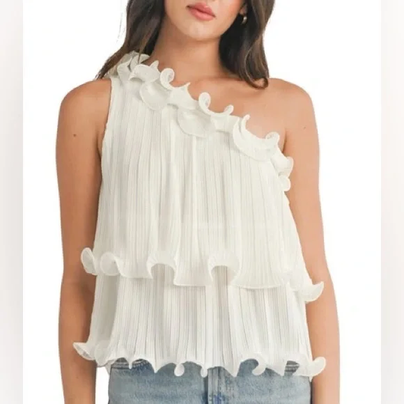 NWOT SIZE L Lush White Asymmetrical Ruffled Tank Top - Picture 1 of 7